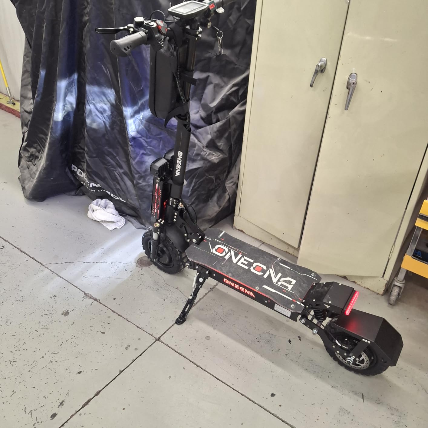 Electric Scooters Adults- 5600W/1200W Motor, 45/32 MPH Fast Escooter 55/28 Miles Long Range Battery E Scooter for Adults, 11/10 Inches Off Road Tires Foldable E-Scooters customer photo 2