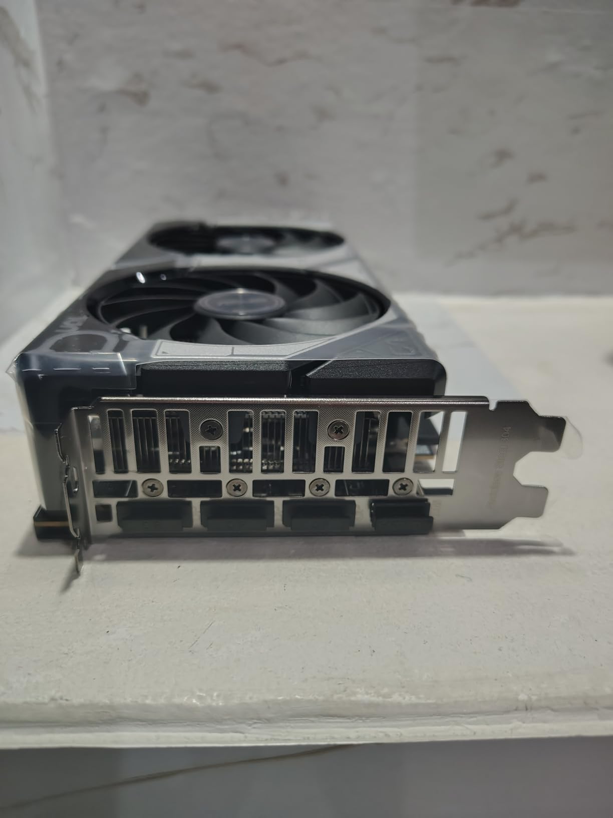 ASUS Dual NVIDIA GeForce RTX 5060 8GB GDDR7 OC Edition (PCIe 5.0, 8GB GDDR7, DLSS 4, HDMI 2.1b, DisplayPort 2.1b, 2.5-Slot Design, Axial-tech Fan Design, 0dB Technology), 3 Year Warranty customer photo 1