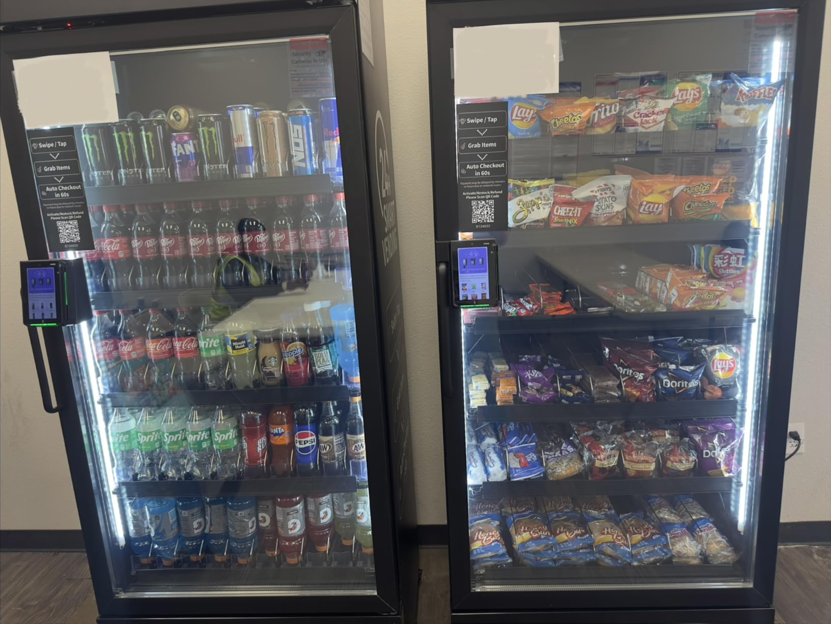 Smart Combo Vending Machine for Business with AI Technology Vending Machine for Sale, Card Reader & App Control Refrigerated Commercial US-360 customer photo 2