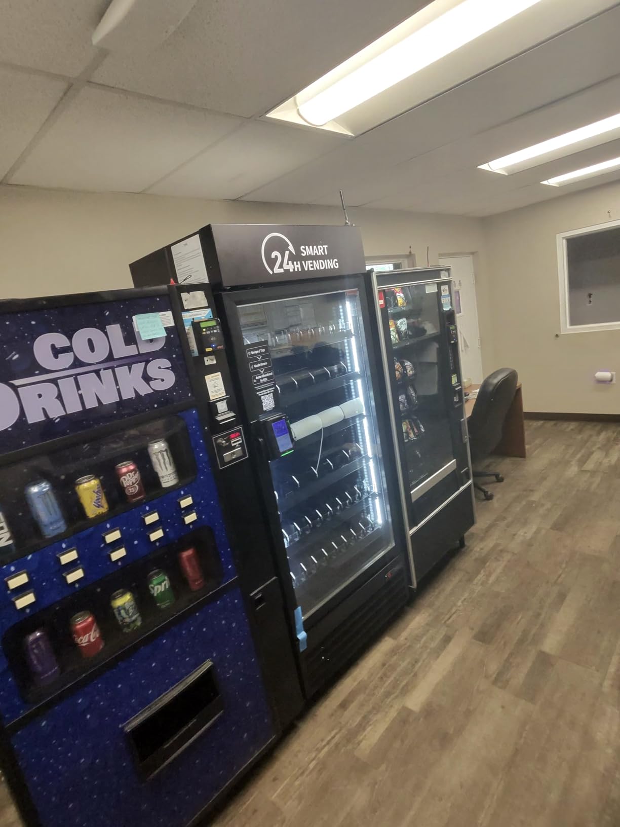 HAHA Smart Vending Machine, Commercial Refrigerated & Freezer Vending Machine with Touch Card Reader, Cashless Self-Service for Ice Cream, Frozen Food, Drinks customer photo 2