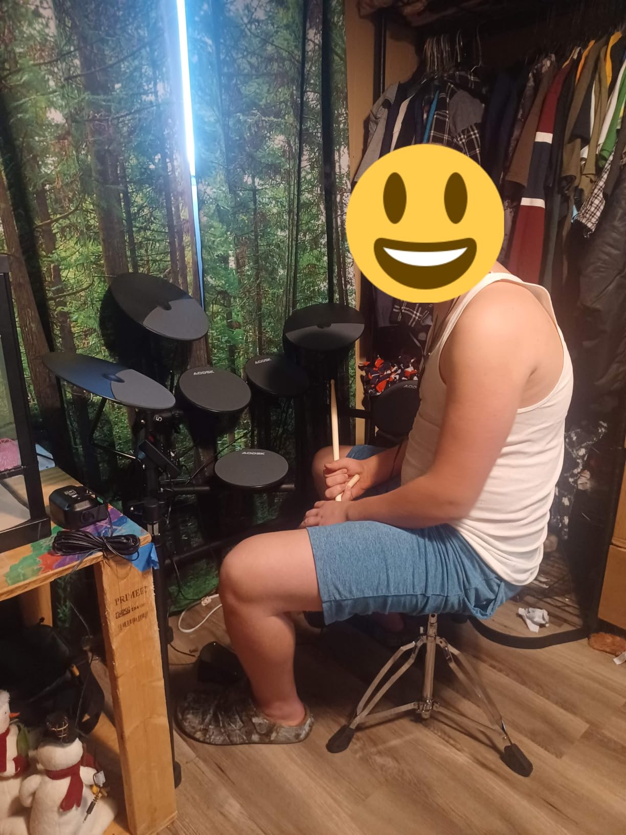 AODSK Electric Drum Set with 4 Quiet Drum Pads, Portable and Solid Drum Set for Beginner with 200 Sounds, 2 Switch Pedal, Drum Throne, Drumsticks, Headphones (UAED-403TS) customer photo 2