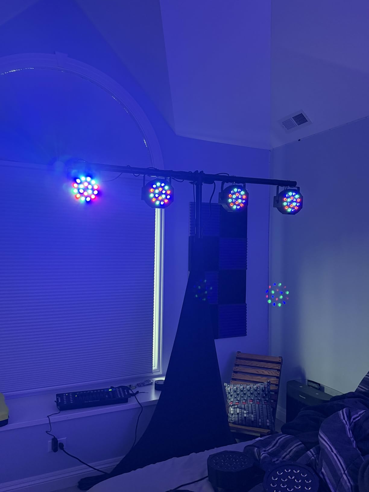 SmarketBuy Stage Lights with Sound Activated & DMX Control, 8 Pack 18x3 W LED Par Lights, Versatile DJ Light for Stage Uplighting, Wedding, Party Events, Clubs, Music Shows & Holiday Decorations customer photo 1