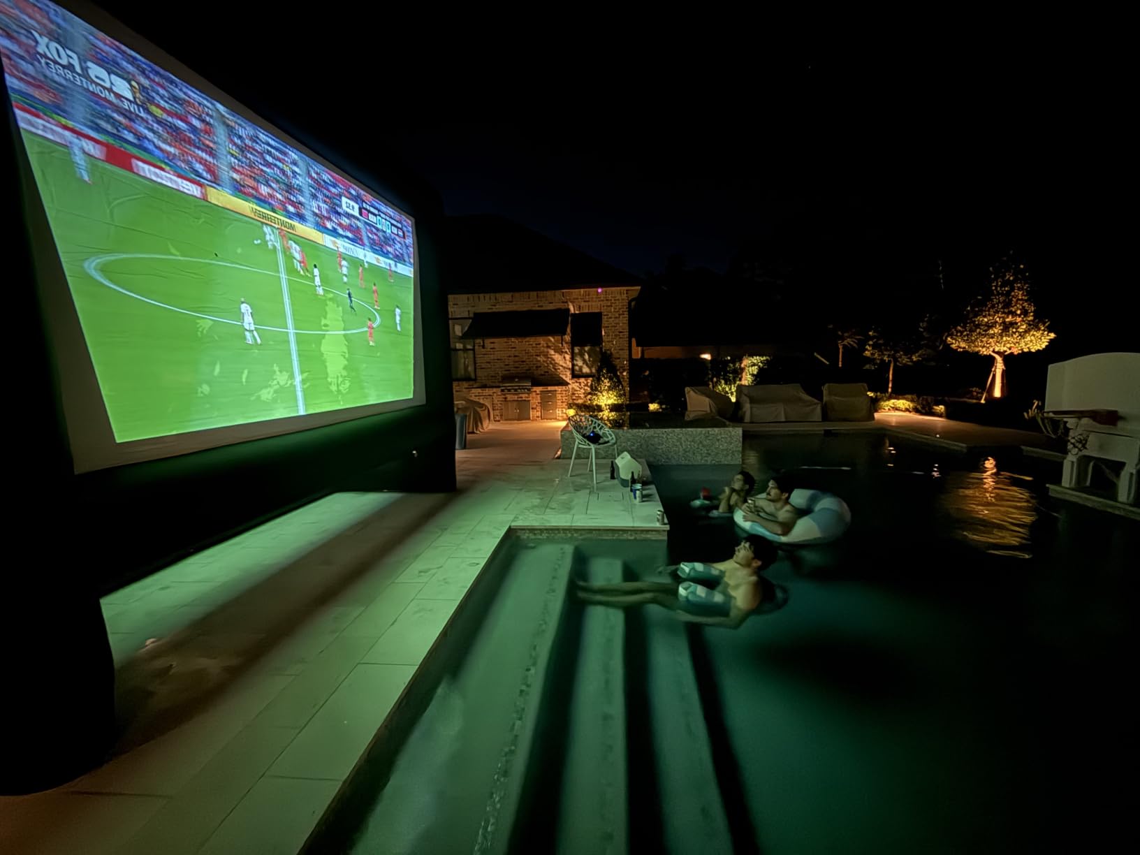 Estgora 14FT Inflatable Movie Screen Outdoor, Blow Up Projector Screen, Inflatable Movie Screen with Air Blower Front & Rear Projection Screens for Outdoor Movie Night Backyard Pool Fun customer photo 2
