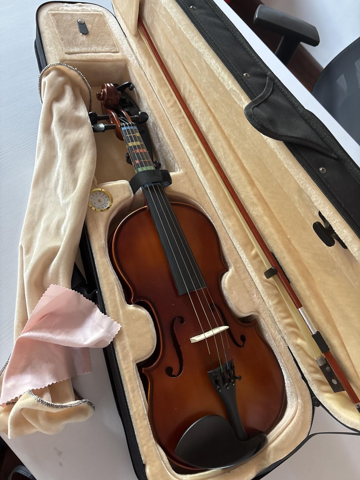 Kmise Violin 4/4 Full Size Starter Kit for Students Beginners Adults, Tough Jujube Wood Acoustic Fiddle Set with Hard Case, Bow, Rosin, Extra Strings, Shoulder Rest, Guide & Chart customer photo 2