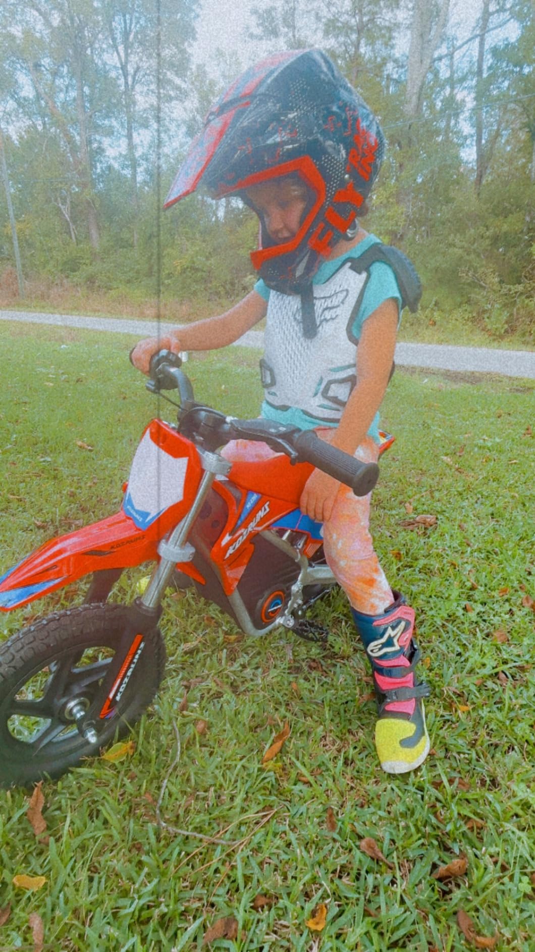 AIII Kids Electric Dirt Bike, Off-Road, 24V 8MPH 12-Inch Pink, 2-5Yrs customer photo 1