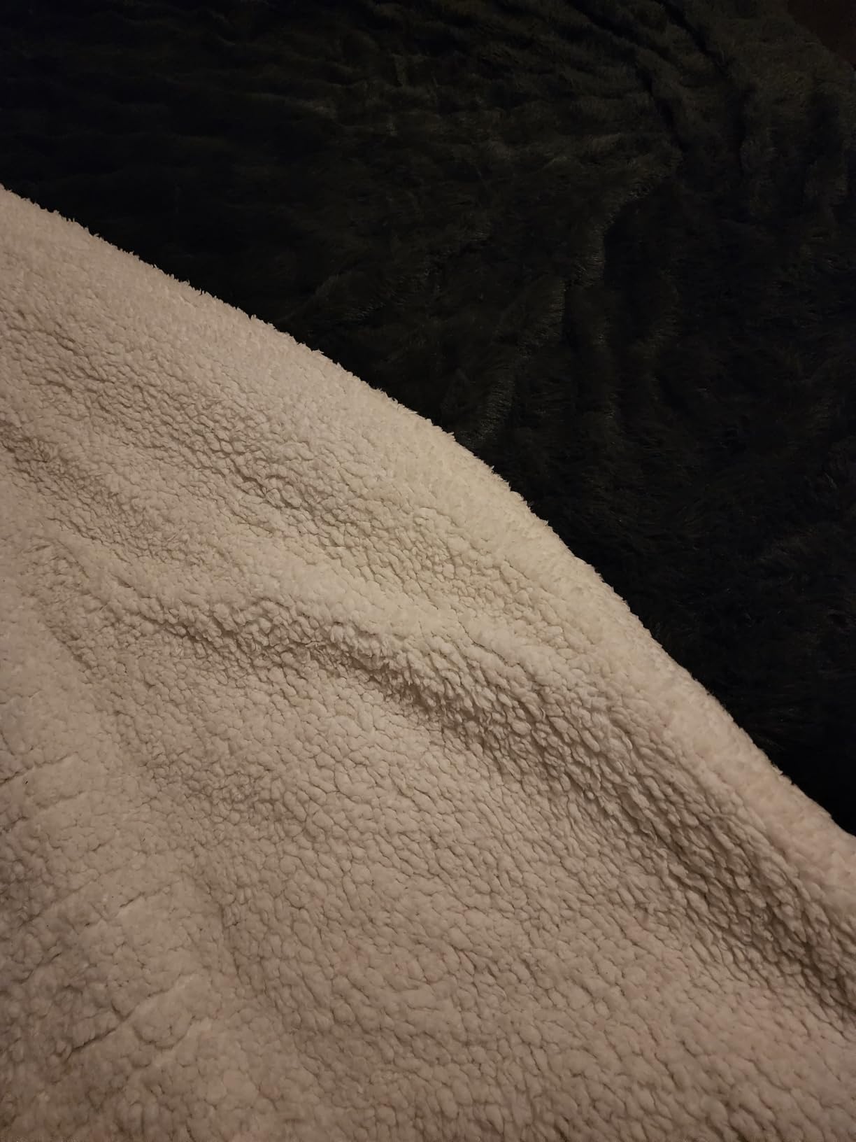 GarveeHome Heated Throw Blanket, Faux Fur Soft Electric Throw, Grey | Portable 50x60 Throw, Soft Faux Fur, 4 Heat Settings With Auto Shut-Off, Cozy Bubble Heating For Couch Or Bed customer photo 2