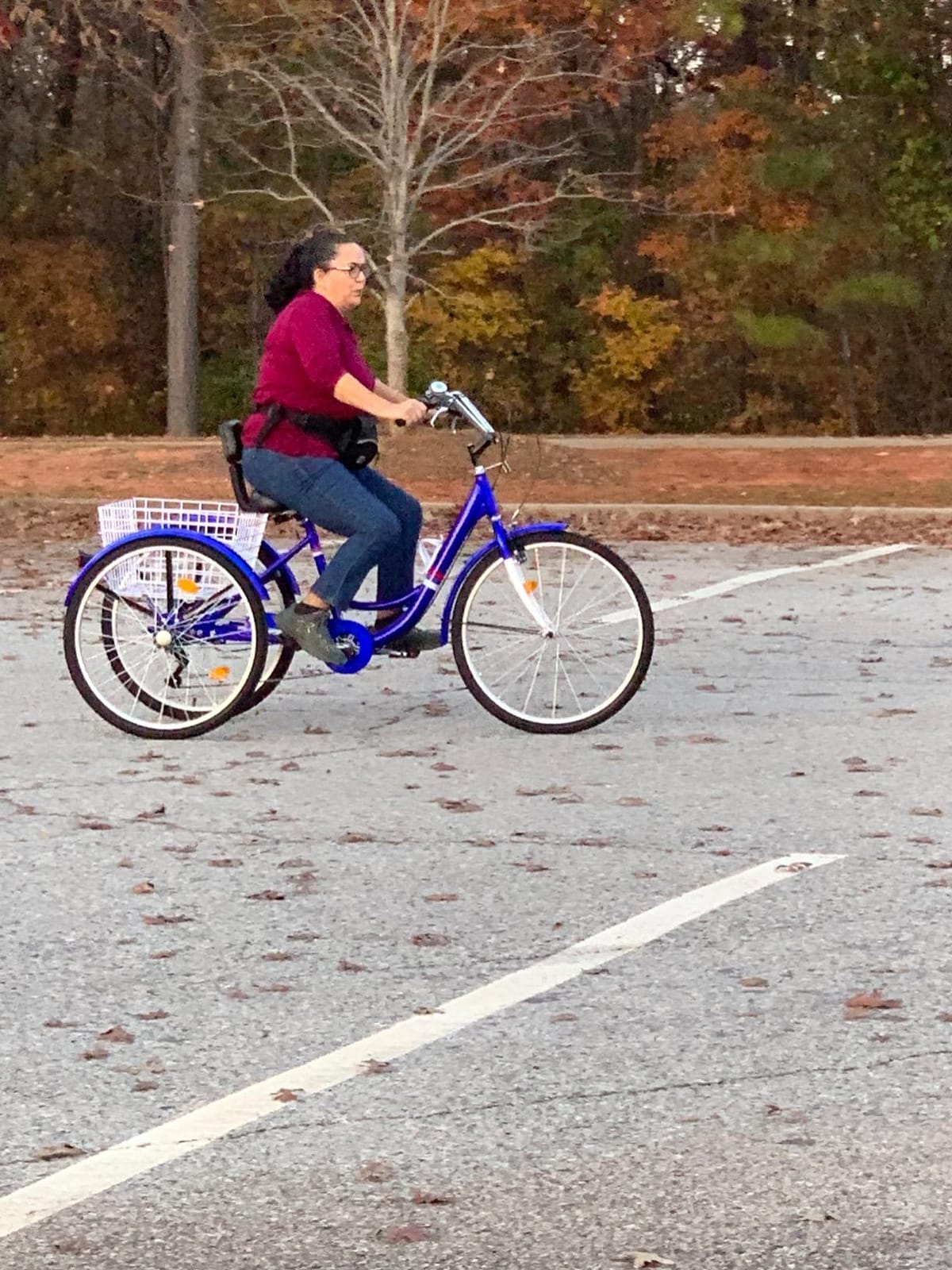 MOPHOTO Adult Tricycle, 3 Wheel Bike for Seniors Beginners, 20/24/26 Inch | 7 Speed, Low Step-Through, Large Rear Basket, 350 lbs Capacity, Wide Padded Saddle with Backrest customer photo 2