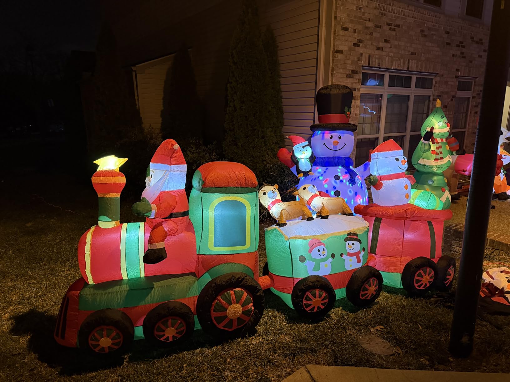 Thuodo 11 FT Long Christmas Inflatables Train with Santa Claus Reindeer Snowman Outdoor Decorations Blow Up Yard with Built-in LEDs for Lawn Garden Holiday Indoor Party Decor customer photo 1