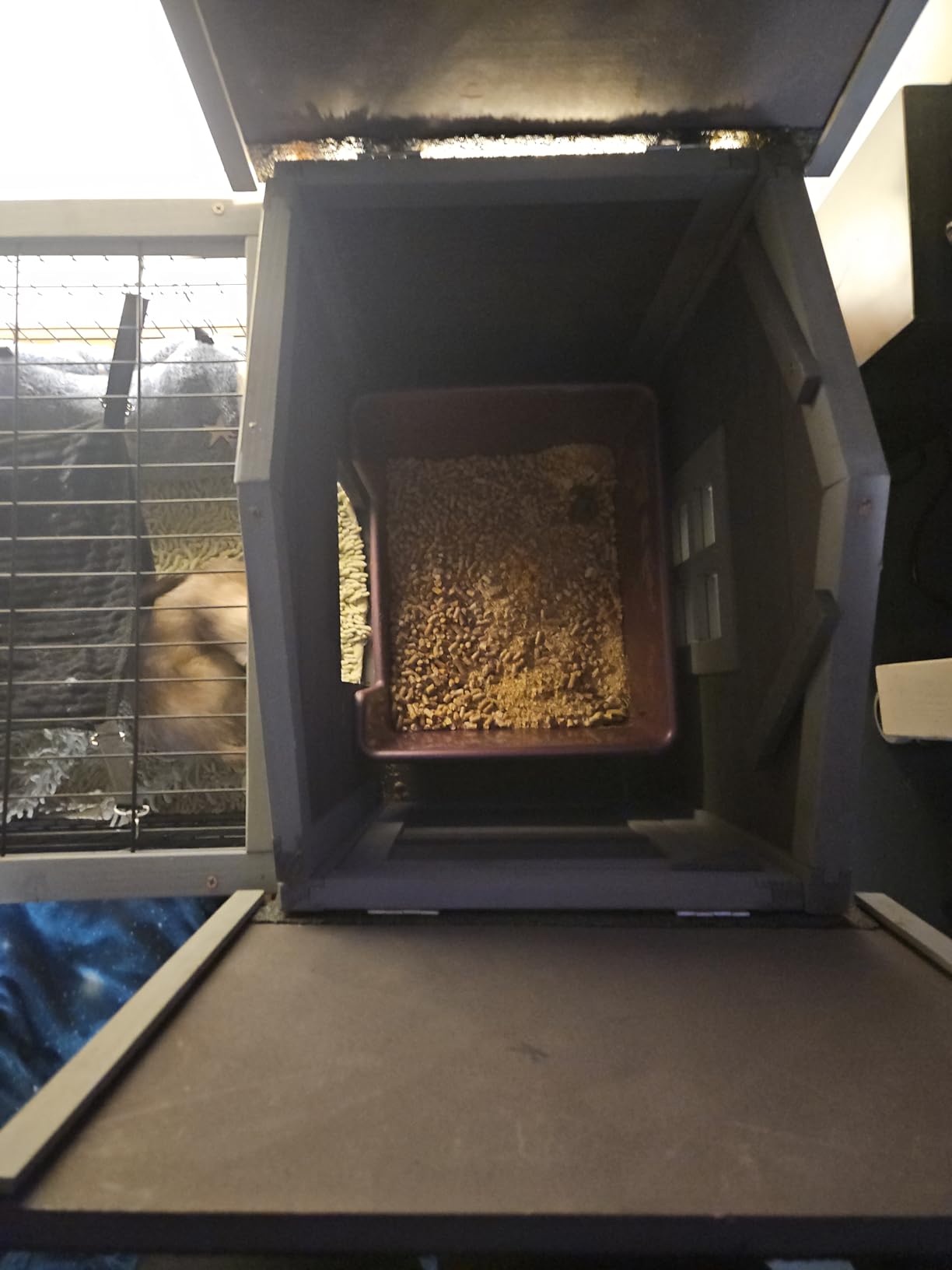 Aivituvin Rabbit Hutch Indoor Bunny Cage Outdoor Bunny House with Wire Floor Leakproof Plastic Tray, Brown customer photo 1
