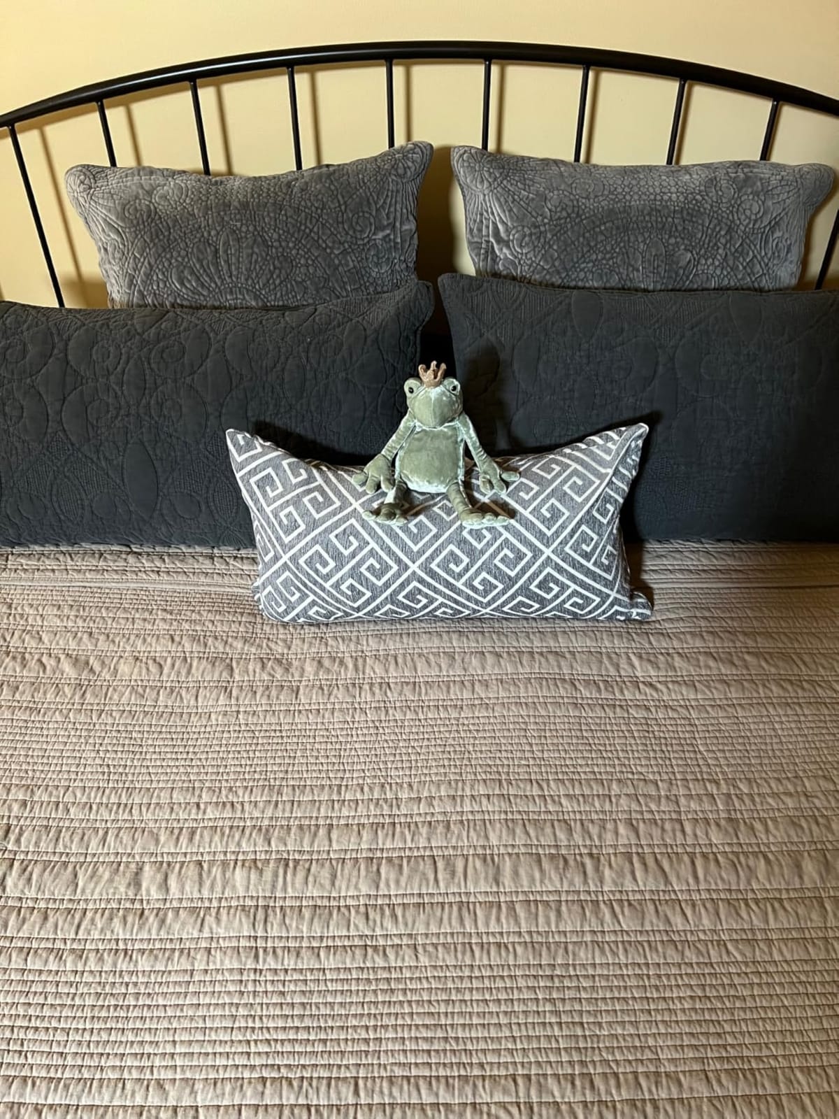 EVERGRACEHOME 100% Cotton Modern Lines Quilt Set King Size, Stone Taupe | Pre-Washed Soft Cotton, Striped Coverlet Bedspread, 3 Piece Lightweight Bedding Set for All Season, with 2 Pillow Shams customer photo 1