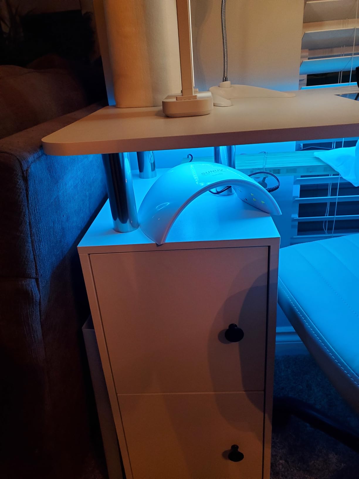 Nail Desk for Nail Tech w/Electric Dust Collector, Rolling Manicure Table w/Lockable Wheels, Storage Drawers, Wrist Cushion, Acetone Resistant, for Nail Beauty Salon Workstation (White) customer photo 1