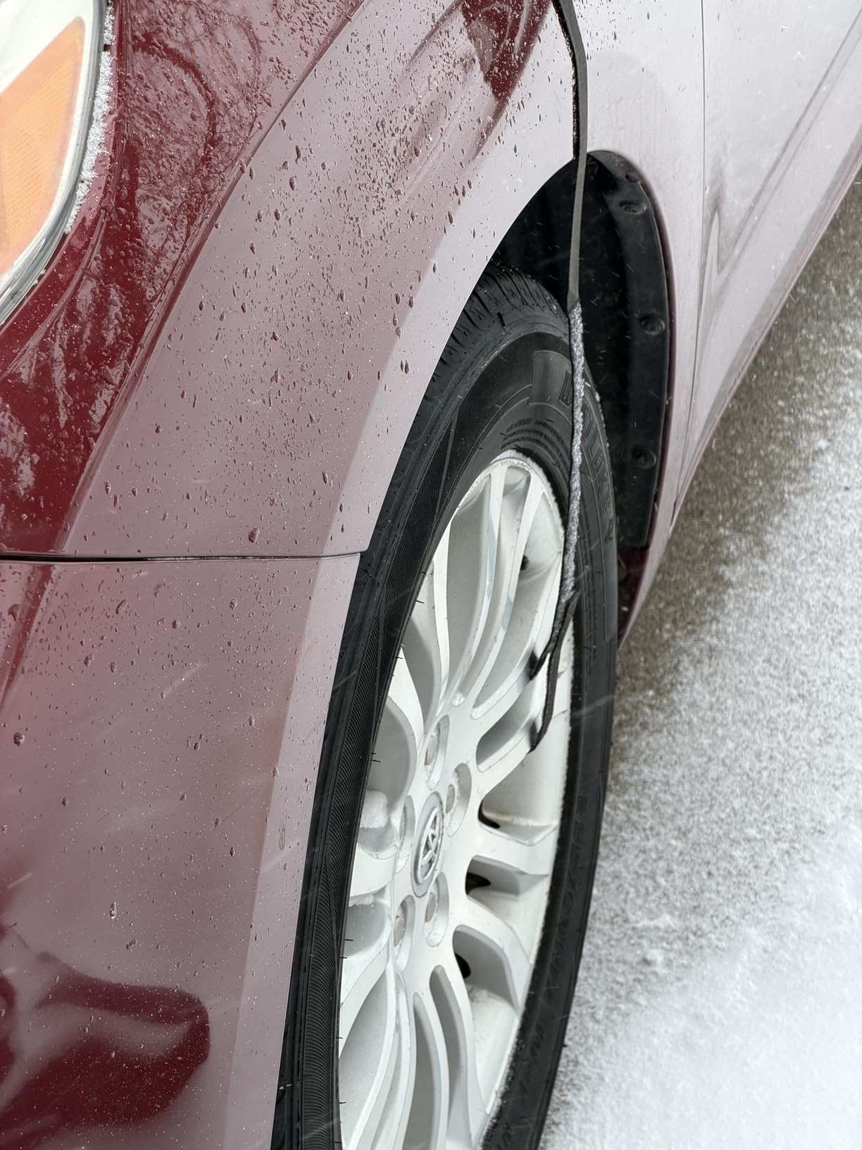 Wigoo 2026 Upgrade Car Windshield Cover for Ice and Snow, Windshield Snow Cover for Winter Snow & Frost - 600D Heavy Magnetic Anti-Hail Protector for Winter Weather, Fits Large SUVs & Trucks, X-Large customer photo 1