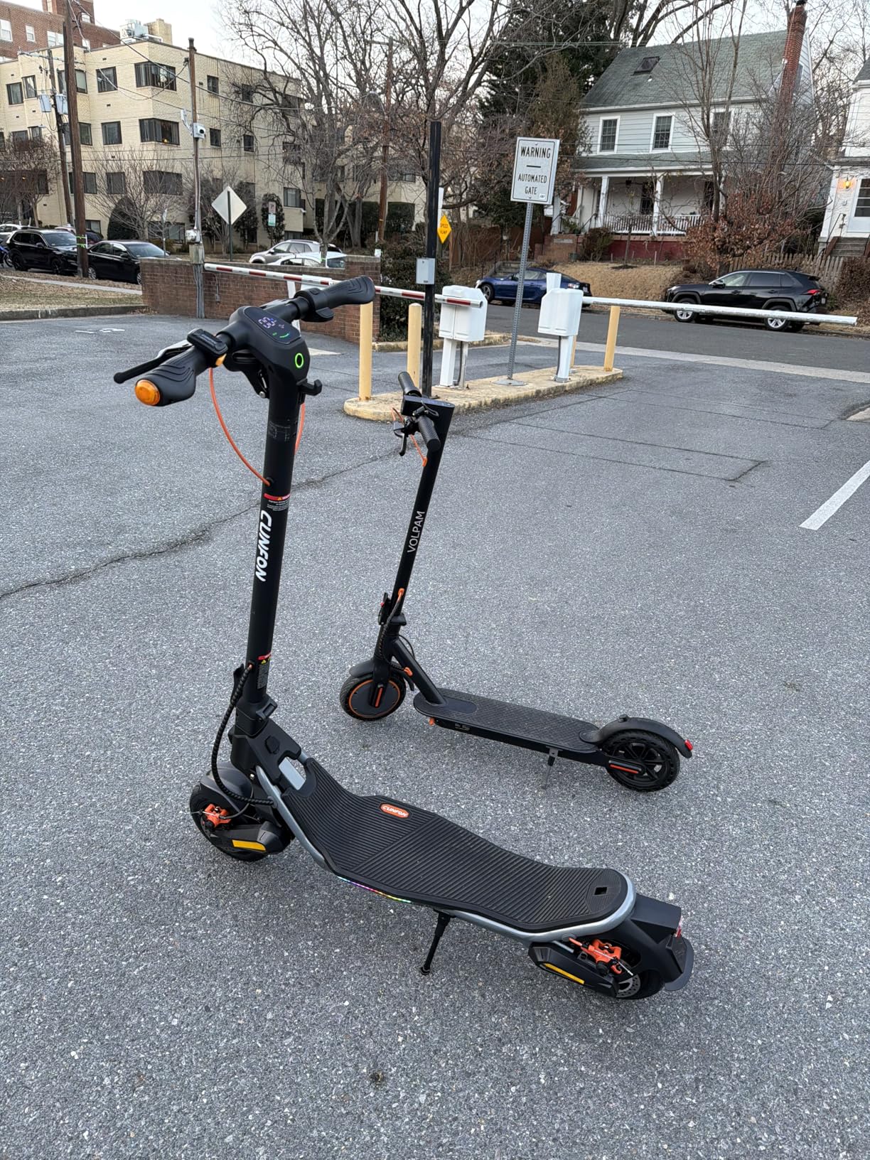 Electric Scooter- Electric Scooter for Adults,1000/1600W Peak,up to 25-31MPH,25-50Miles Range,220-330lb Load,Foldable E-Scooter for Adult Teens with Damping Adjustable Suspensions,Turn Signals customer photo 1
