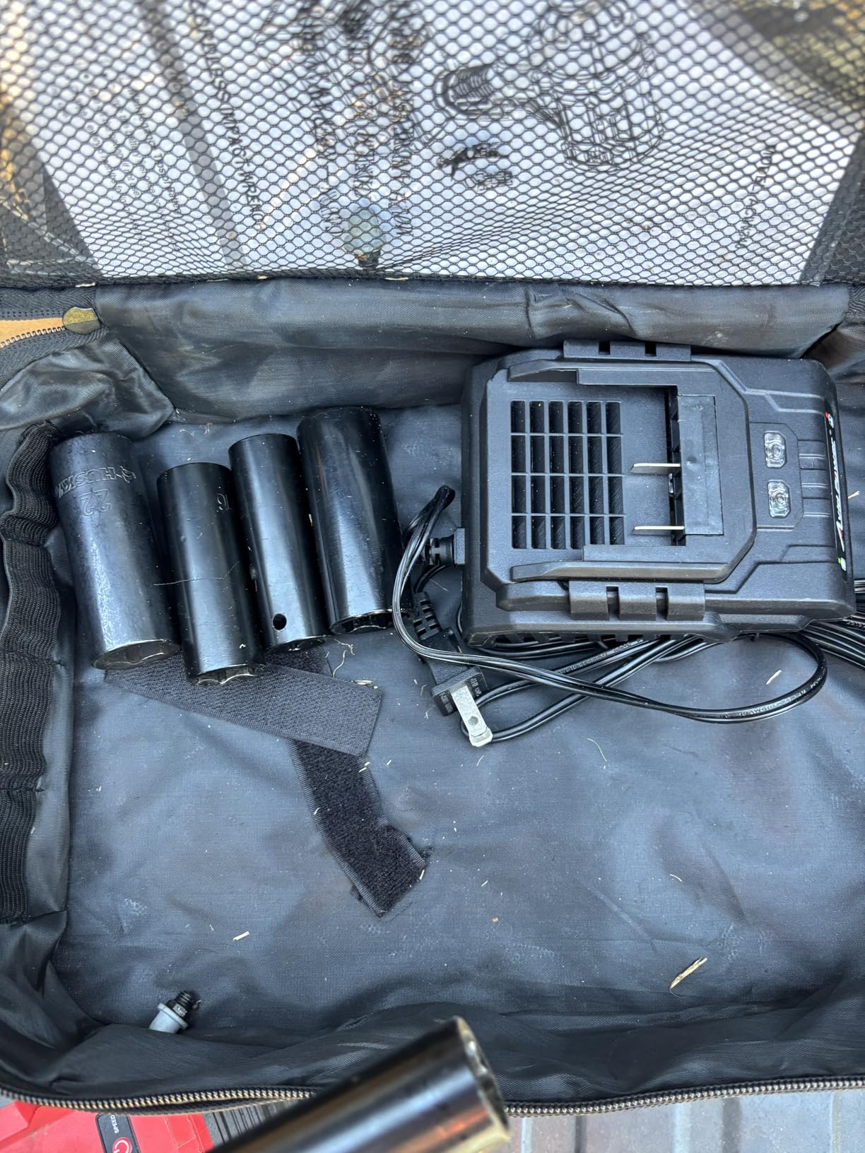 AVID POWER Cordless Impact Wrench Kit 900 Ft-lbs (1200 N.M), 2*4.0 Ah Batteries 20V Brushless High Torque Impact Gun for Car Tire Changes and Lug Nut & Bolts Removal |Fast Charger, Sockets & Tool Bag customer photo 2