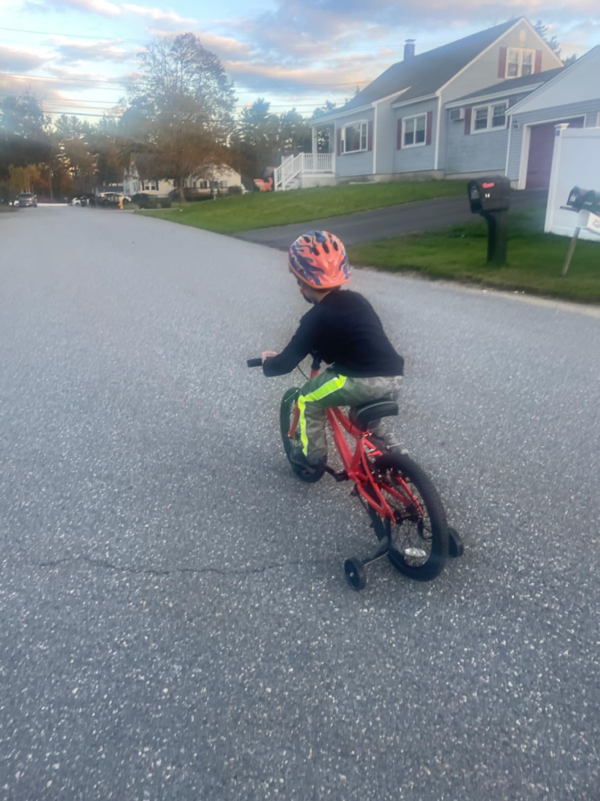 AVASTA Bilbo 18 20 24 Inch Kids Bike for Boys Girls Youth 5-14 Years Old | Retro Style High Carbon Steel Durable Frame, Adjustable Handlebars and Seat, Dual V-Brakes, Single Speed, Kickstand customer photo 2