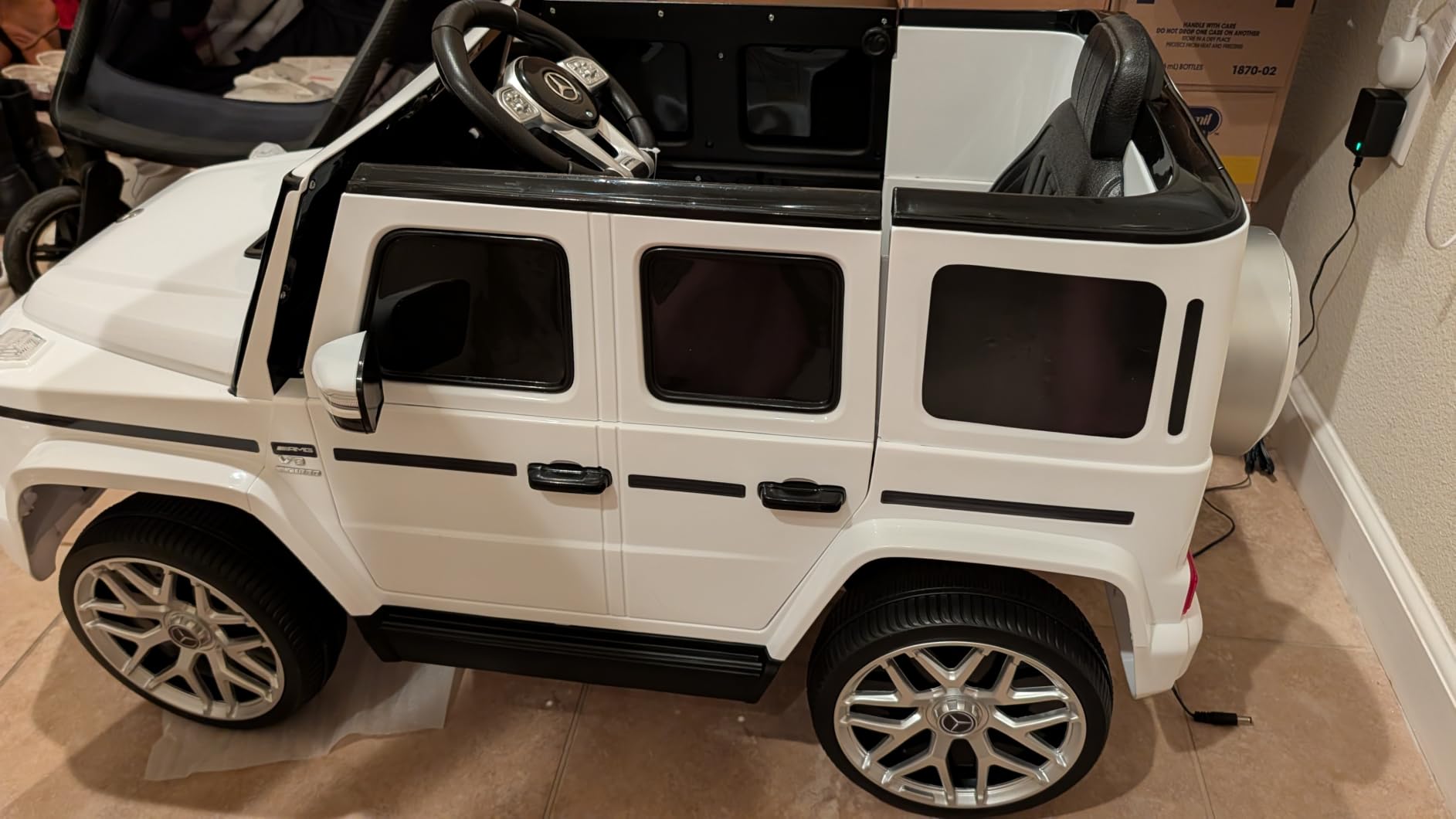 ELEMARA Licensed Mercedes-Benz AMG G63 Ride on Toys, Electric Car for Kids W/Parents Control, Electric Powered G Wagon Ride On Truck Toy, Low Battery Prompt, Bluetooth, Flickering Lights/LED Lights, White customer photo 1