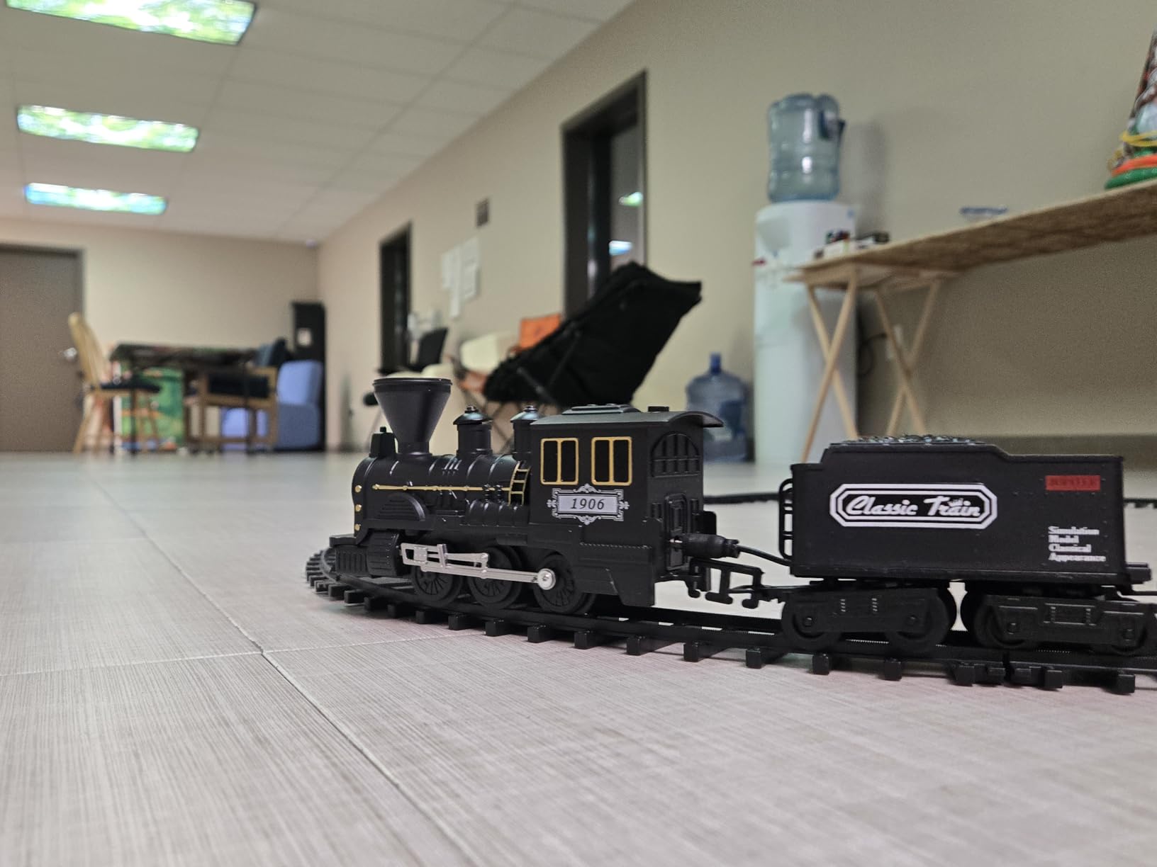 15-Piece Christmas Tree Train Set with Smoke, Sound & Lights - Fancy Track & Vintage Passenger Carriages for Christmas, Steam Kids Train Set Around Christmas Tree for Kids Ages 3-8 Boys Gifts customer photo 2