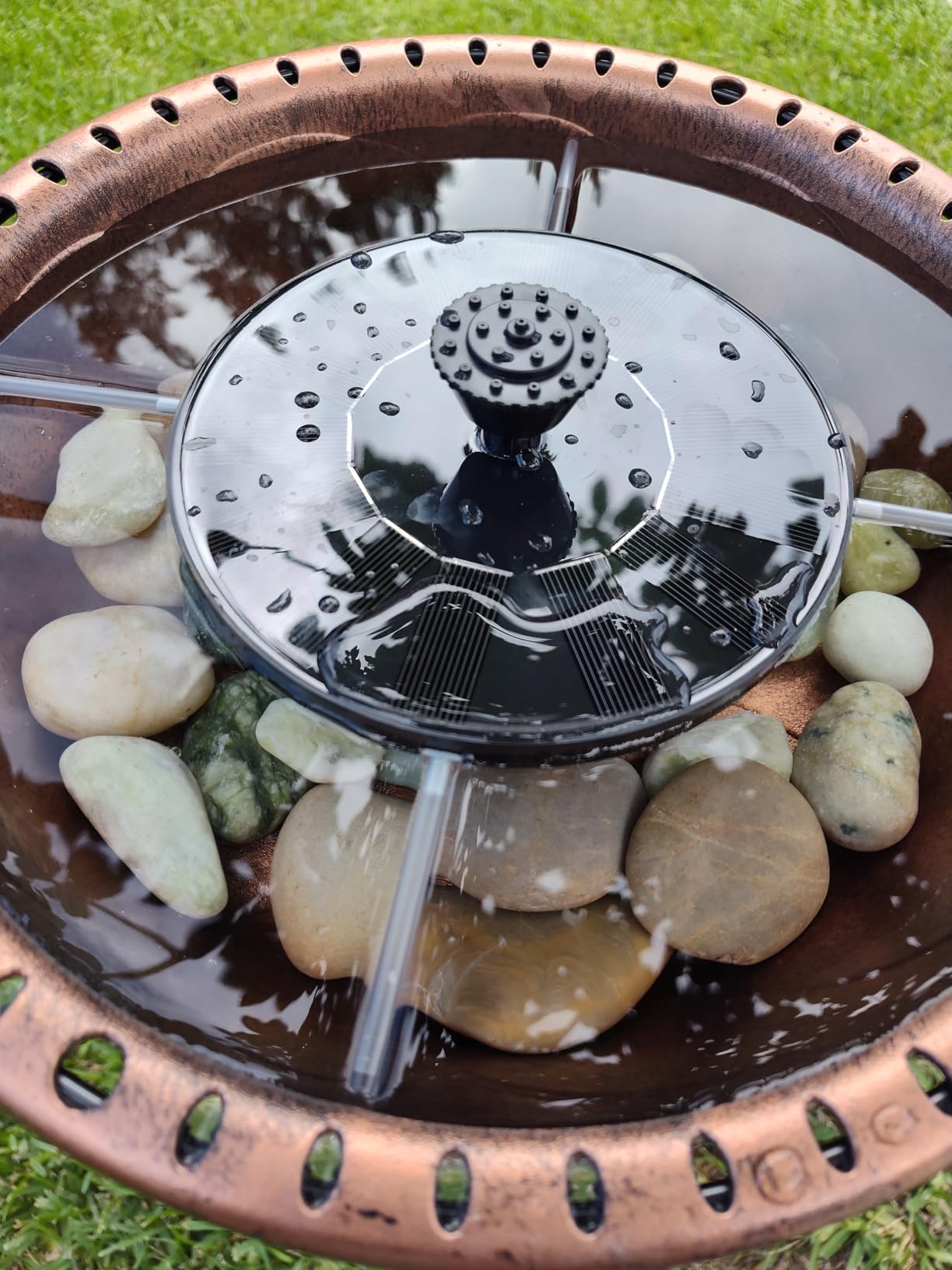 VIVOHOME Bird Bath with Solar Fountain and Metal Ground Stake, Green | Solar Powered Pump, Weather-Resistant ABS, 1.45-Gallon Capacity, for Outdoor/Garden, Bird-Friendly, Easy to Clean customer photo 2