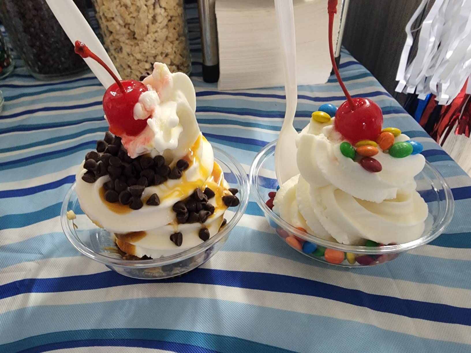 GSEICE Soft Serve Ice Cream Machine | Ice Cream Maker 7 Inch Screen Soft Serve Machine with Pre-Cooling & Fresh-Keeping, Enclosed Body for Home Party Café Store customer photo 2