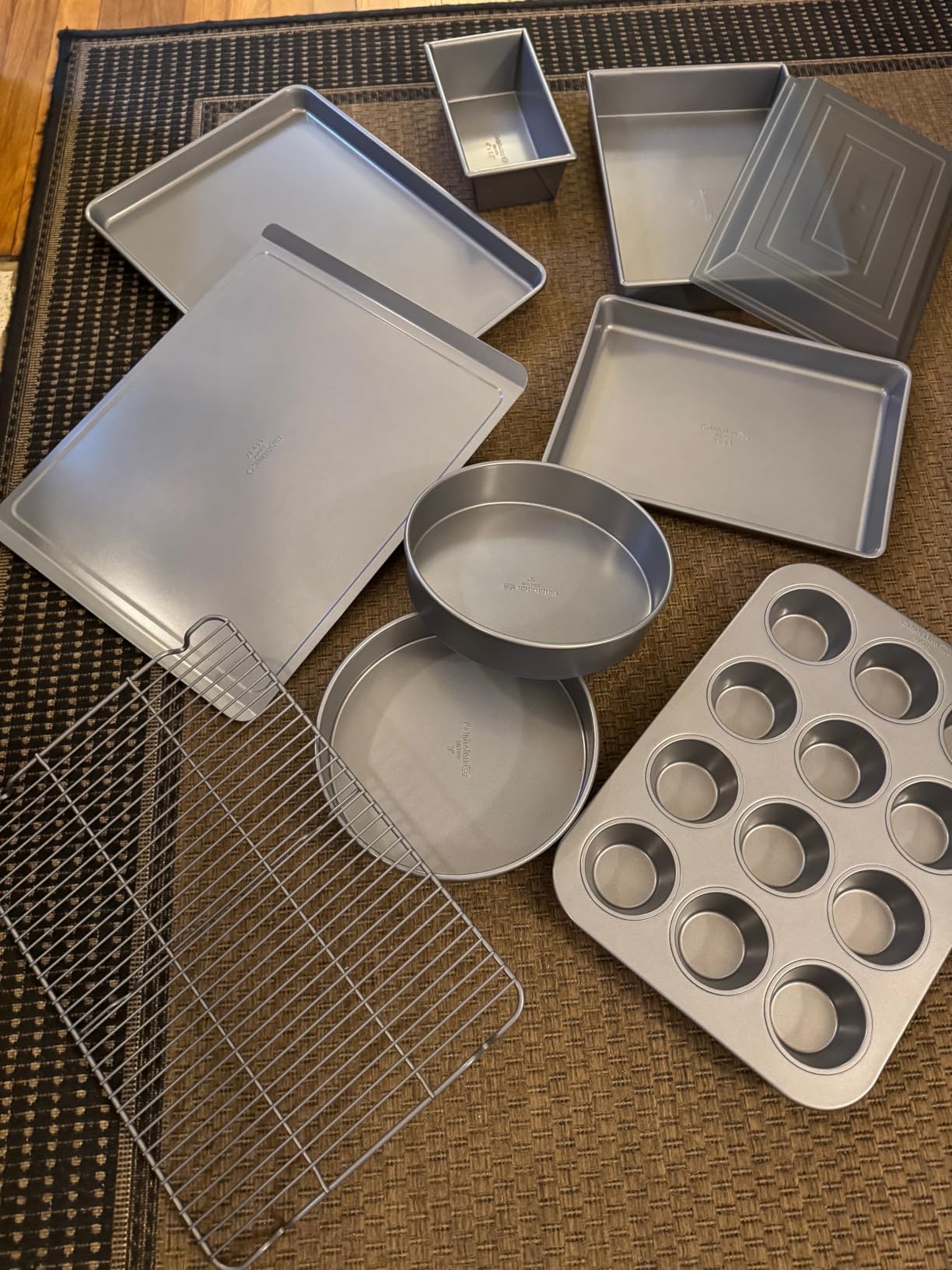 Calphalon Titan 10-Piece Nonstick Bakeware Set, Baking Sheet Set, Steel Core PFA-Free Nonstick Coating, Oven Safe, Includes Sheet Pans, Muffin Pan, Round Cake Pans, Loaf Pan and Cooling Rack - Silver customer photo 2