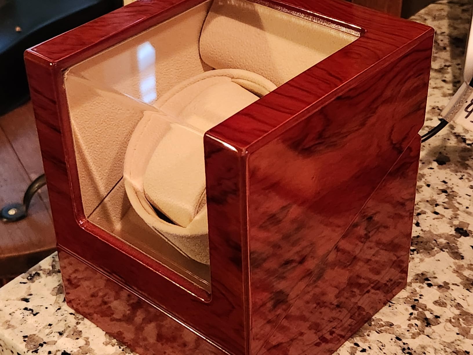 Automatic Single Watch Winder with Quiet Motor for Rolex and Other Watches | Wood Case with Luxurious Ebony Piano Lacquer Finish, Anti-Magnetic Shielding, Soft Lining, and Dual Power Options customer photo 2