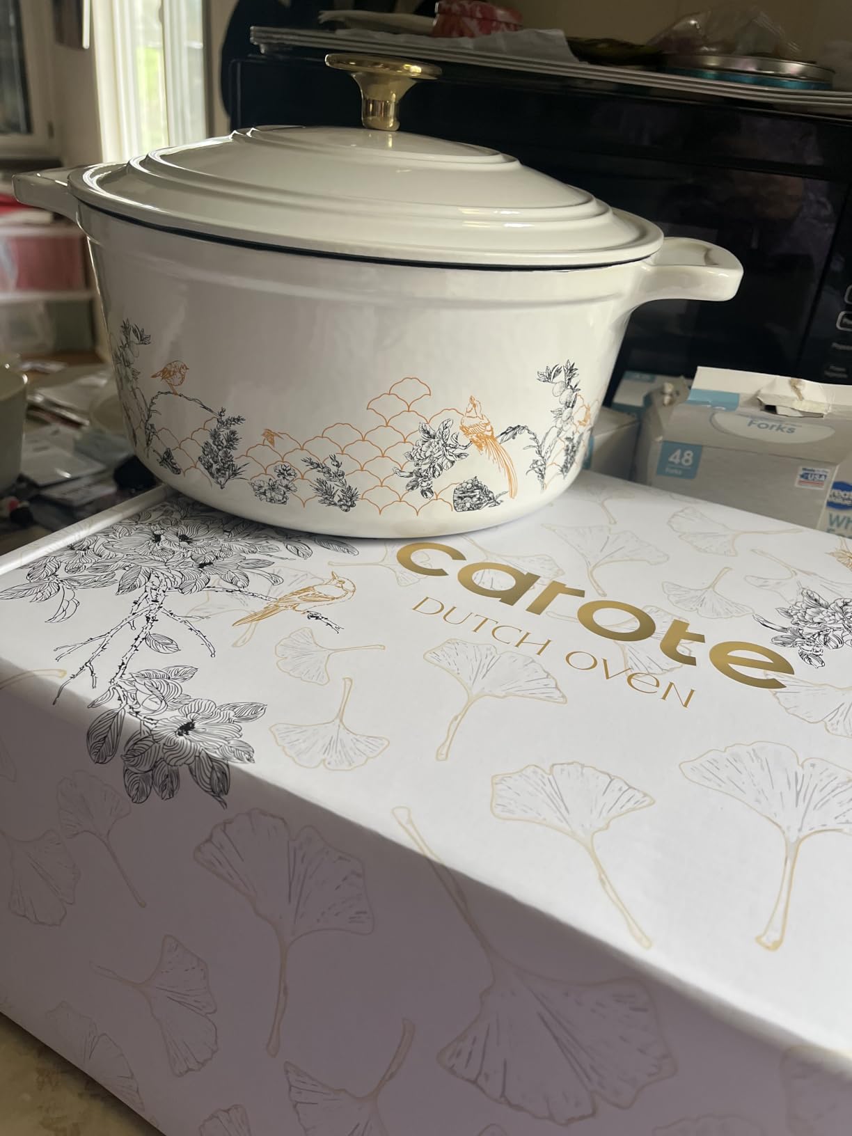 CAROTE 3.5QT Enameled Cast Iron Braiser Pan, Shallow Floral Dutch Oven Casserole Skillets, Non-Toxic Cast Iron Pot with Lid for Baking, Dual Handles, All Stovetop Compatible, White & Blue customer photo 1