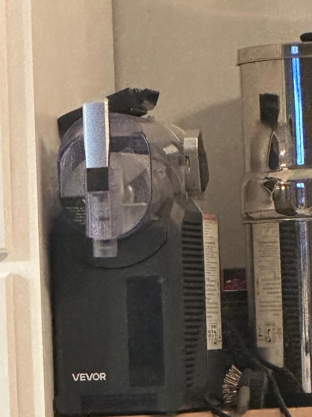 VEVOR Slushie Machine, 4L/135oz No Ice Needed Slushy Machine for Home, Frozen Drink Maker with Single Tank, Margarita Machine with Self-Cleaning, for Frozen Margaritas, Frappés, Milkshake & More customer photo 2