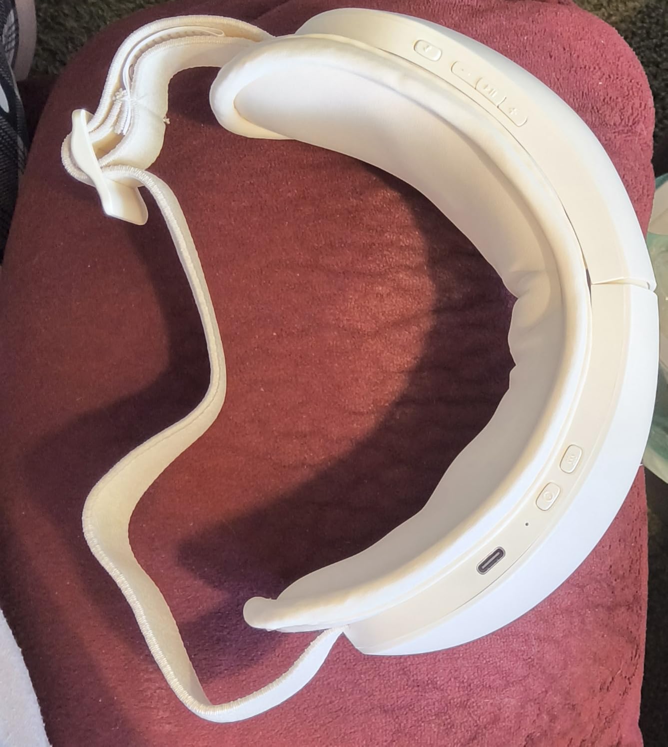 PHILIPS Eye Massager with Heat and Cooling for Daily Eye Comfort&Relaxation | Soothing Sensation, Dual Airbag Vibration, 180° Foldable Design, Bluetooth Music, 4 Modes, Ideals Sleep Gift for Men & Women customer photo 1