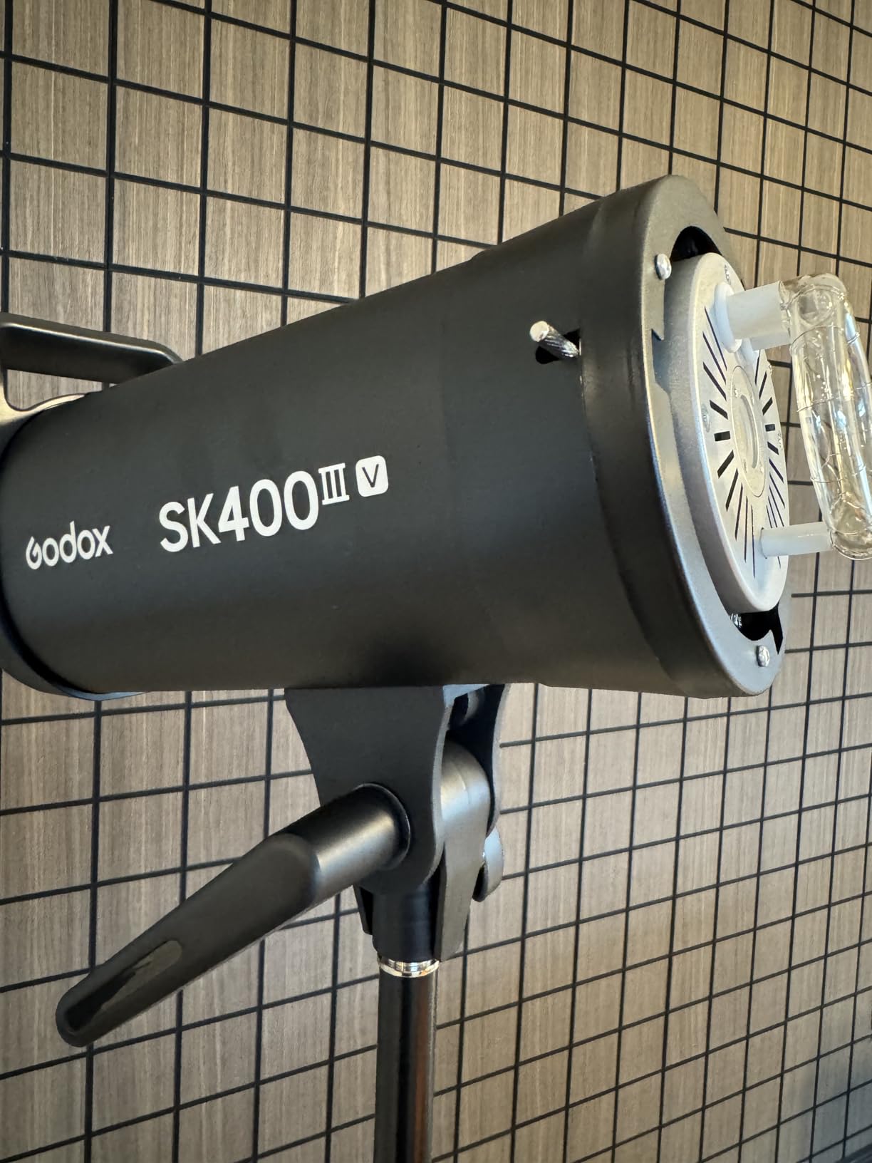 GODOX SK400IIIV (2026 Upgrade) Studio Strobe Light 400Ws GN65, 0.1-1.5s Recycle Time, Bowens Mount, LED Modeling Lamp, 2.4G Wireless Flash for Studio Product Photography, Portraits, Wedding Shoots customer photo 1