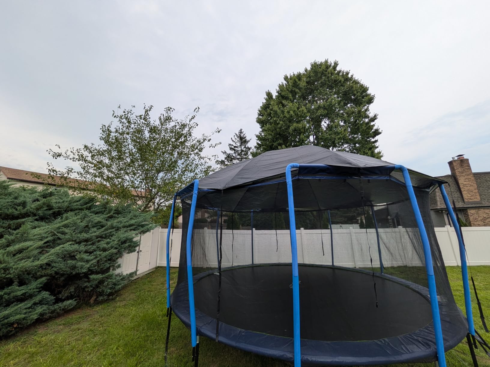 10FT 12FT 14FT 15FT 16FT Dome Trampoline Canopy Cover for Backyard Trampolines, 600D Heavy-Duty Waterproof Fabric with Taped Seams, Curved Roof Design Prevents Water Pooling customer photo 2