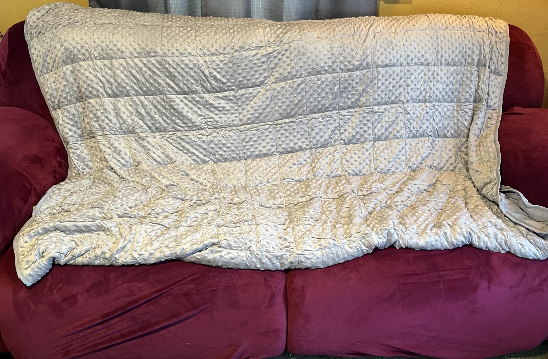 Uttermara Minky Weighted Blanket for Adults, 60x80 Inches 20lbs Queen Size | Cozy Warm; Breathable; Cooling Soft Minky Dots; Filled with Glass Beads; Washable Heavy Throw for Sleep and Calm; Grey customer photo 2