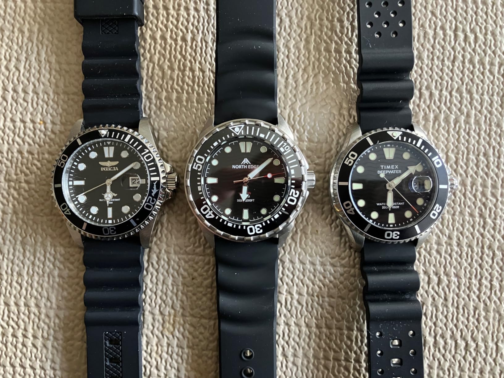 NORTH EDGE Solar Powered Dive Watch Men's Watch, 1000FT/300M Water Resistance, Luminous Dial, Silicone Strap 45.8MM customer photo 2