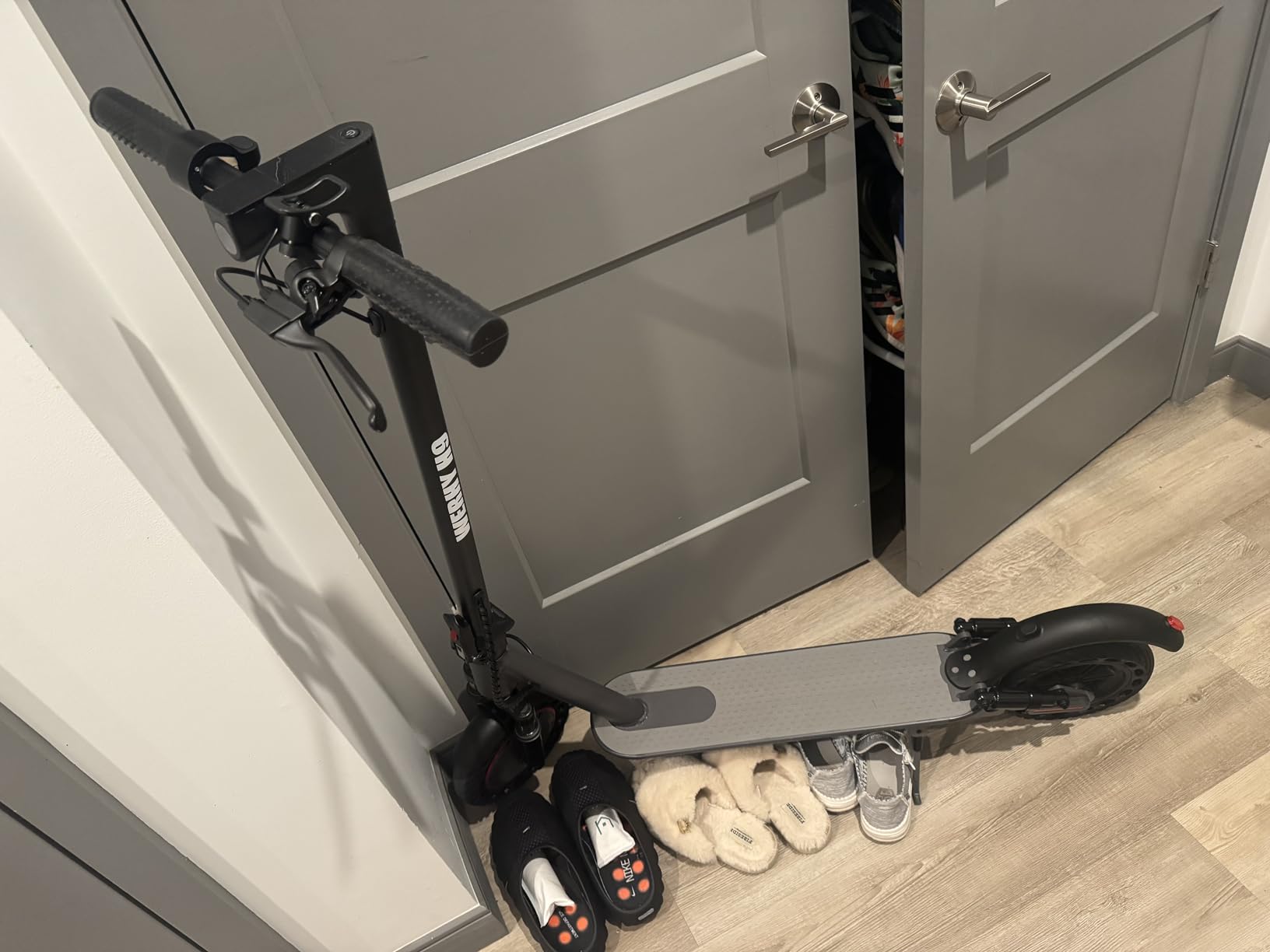 WERHY Electric Scooter, 500W/350W Powerful Motor & 19/22 MPH Top Speed, 16/25 Miles Range, Folding E Scooter with Dual Braking for Teens and Adults customer photo 2