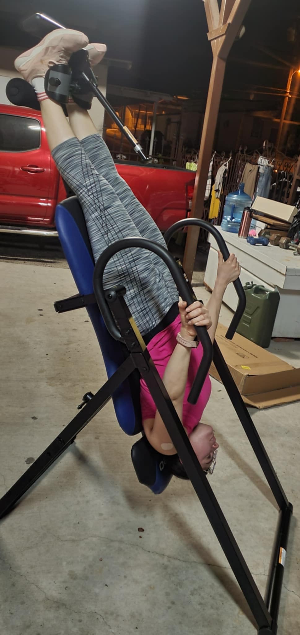 YOLEO Inversion Table for Back Pain w/Removable Lumbar Pad ITX320 | w/ Reversible Ankle Holders, Foldable, Easy Assembly customer photo 1