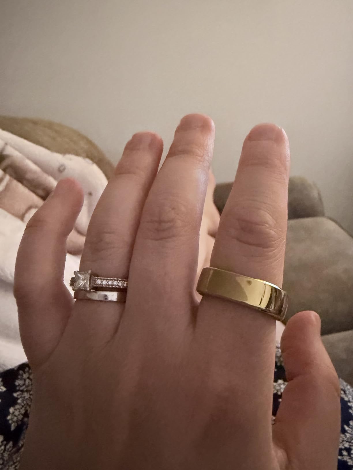 RingConn Gen 3 Smart Ring - Vascular Trends (Size 10, Royal Gold) | No App Subscription, Vibration Alerts, Sleep, Fitness & Heart Rate, 14-Day Battery Life, Size Before You Buy customer photo 1