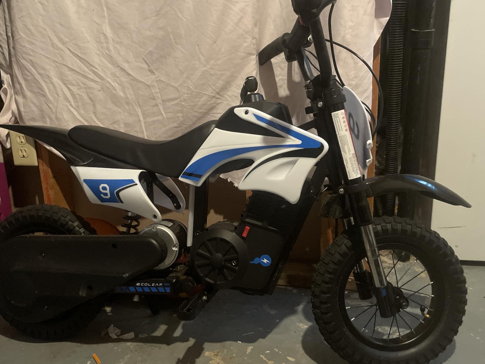 K1 Kids Electric Dirt Bike, 36V 700W Peak Motor, 16 MPH, Ages 3-10 | 3 Speed Modes, UL 2272, All-Terrain Tires and 7-Color Breathing Lights customer photo 2