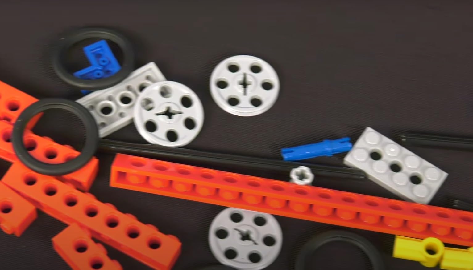 Klutz Lego Gear Bots Science/STEM Activity Kit for 8-12 years customer photo 1