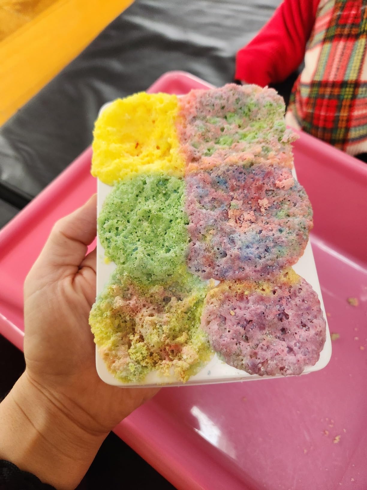 KLUTZ Bath Bomb Scented Bakery Craft Kit Small customer photo 2