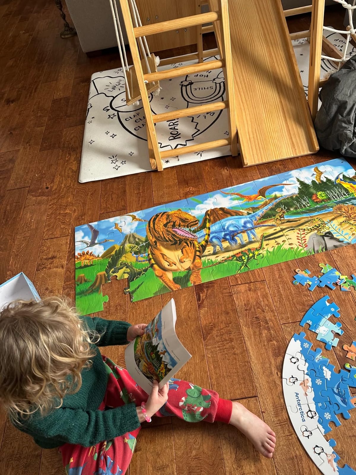 Melissa & Doug Land of Dinosaurs Floor Puzzle, 48 pc Jumbo Jigsaw Puzzle, Educational Screen Free Activity for Toddler, Preschoolers and Kids Ages 3+ (4 feet Long) - FSC Certified customer photo 1