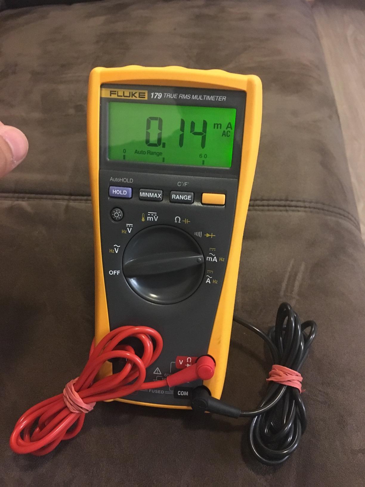 Fluke 179 Multimeter with Backlight, Includes Built-In Thermometer to Measure Temperature, Measures True-RMS AC Current and Voltage, Frequency, Capacitance, Resistance, Continuity and Diode customer photo 2
