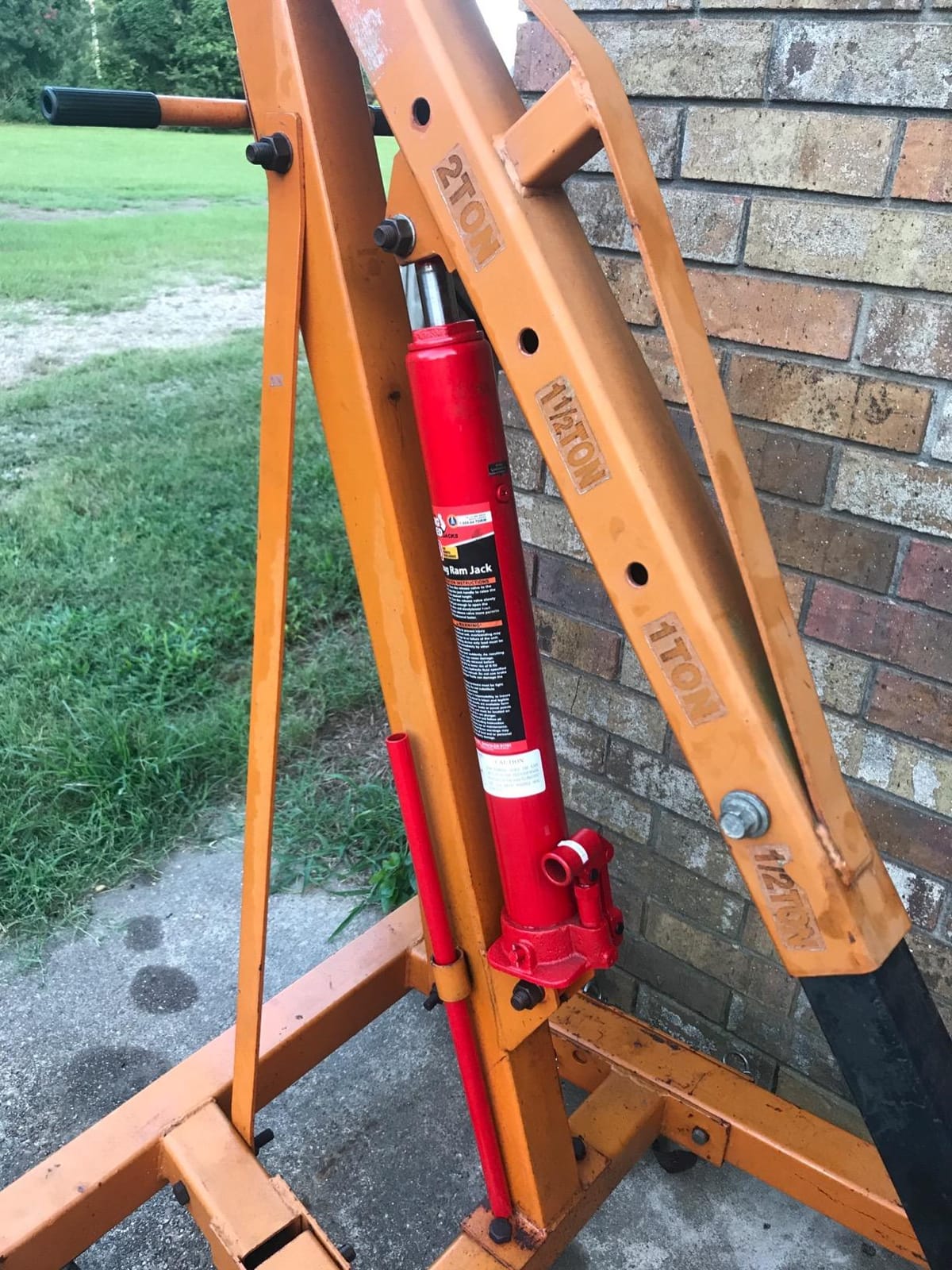 BIG RED 3 Ton (6,000 lb) Capacity Hydraulic Long Ram Jack with Single Piston Pump and Clevis Base (Fits: Garage/Shop Cranes, Engine Hoists, and More) w/Handle, Red, T30306 customer photo 2