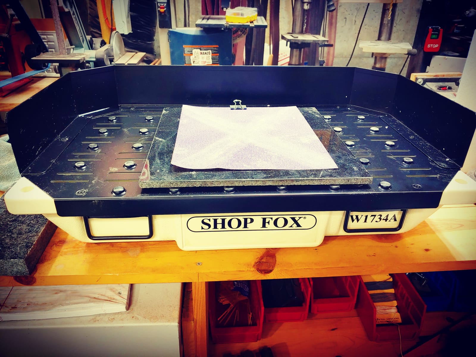 Shop Fox W1733A Downdraft Table 20-Inch by 40-Inch customer photo 2