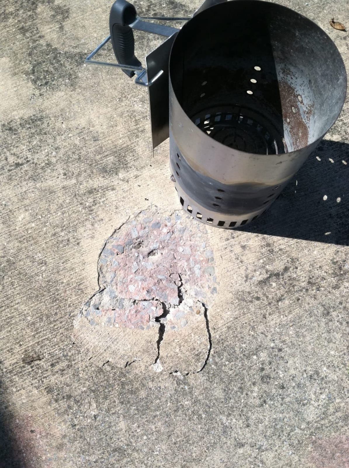 Lodge Steel Chimney Charcoal Starter with Wood Handle customer photo 1