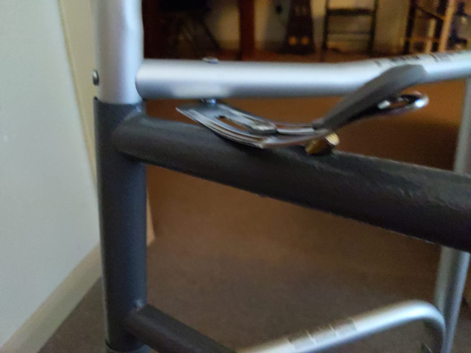 Medline Heavy-Duty Bariatric Folding Walker with 5β Wheels and Durable Handles, 500 lb. Weight Capacity customer photo 1