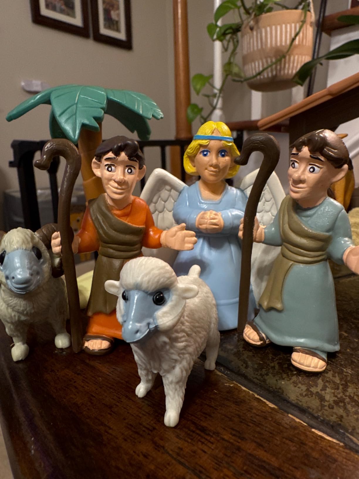 BibleToys Nativity Set - Christmas Story Manger Scene, 18 Pieces With Birth of Baby Jesus Mini-Storybook (in English & Spanish), Little Animals & Figures Indoor Playset, Children Ages 3 And Up customer photo 1