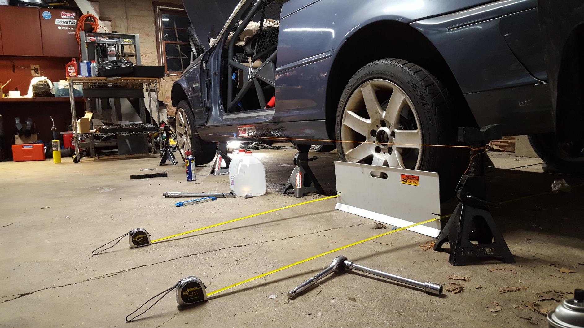 Longacre Racing 79501 Aluminum Toe-in Plates with Magnets and Two Tape Measures, Integrated Magnets Allow One Man Operation, Quick and Easy Way to Check Toe-in customer photo 1