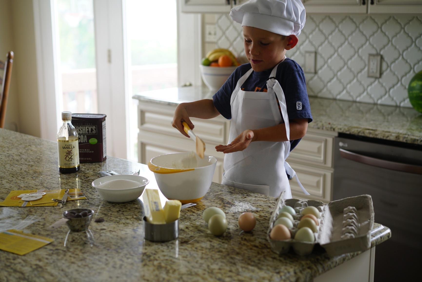 MasterChef Junior Kid Baking Set- 7 Piece Kit with Mixing Bowl, Rolling Pin customer photo 1