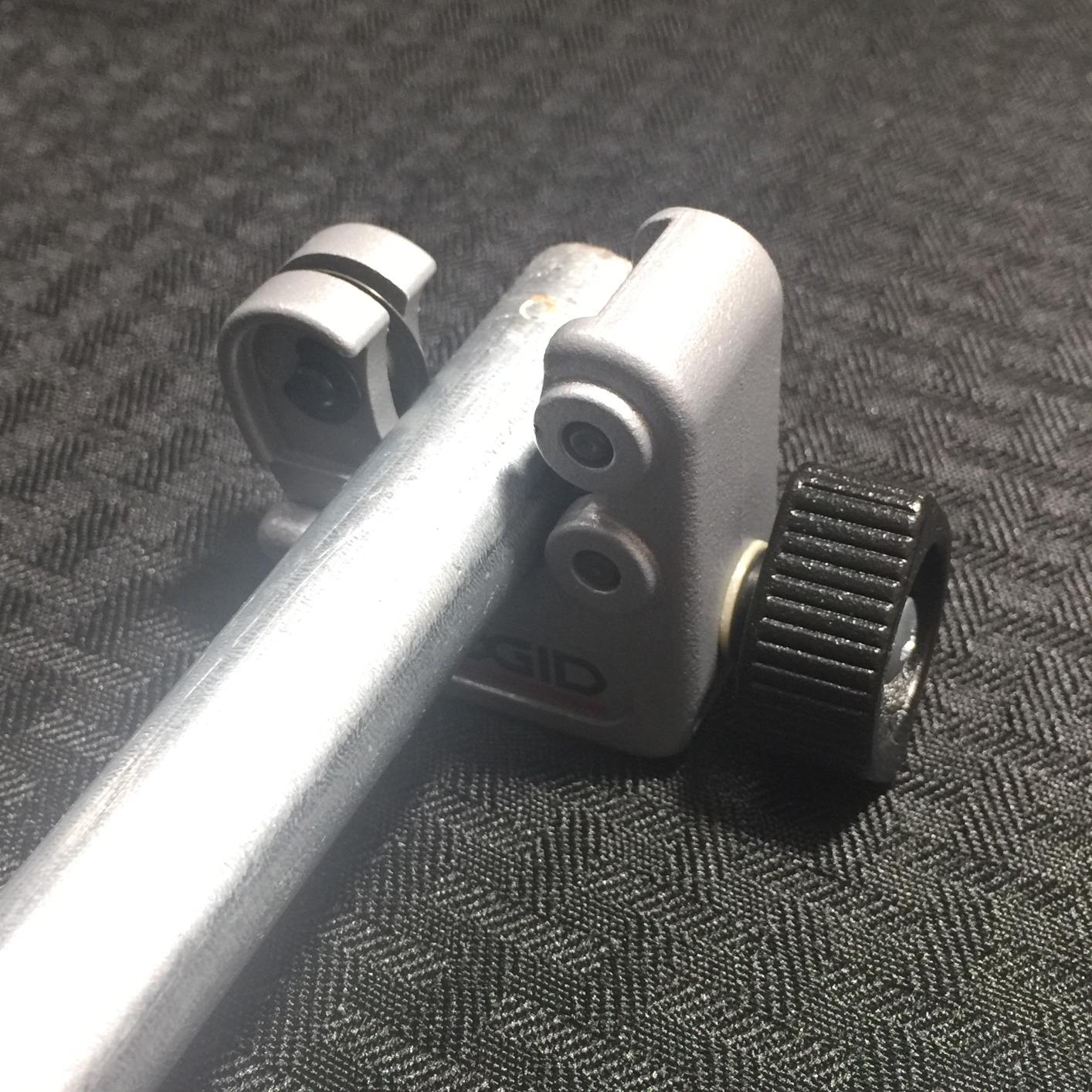 RIDGID 40617 Model 101 Close Quarters Tubing Cutter, 1/4-inch to 1-1/8-inch Tube Cutter customer photo 1