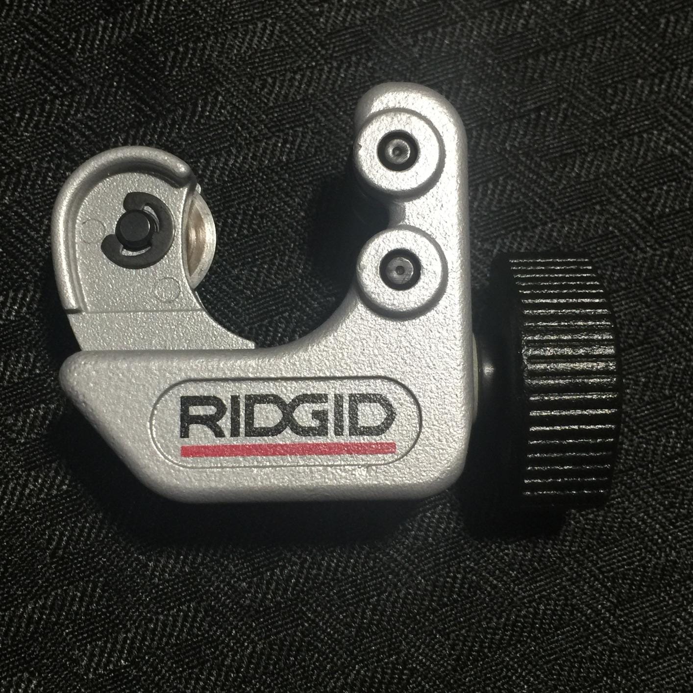 RIDGID 40617 Model 101 Close Quarters Tubing Cutter, 1/4-inch to 1-1/8-inch Tube Cutter customer photo 2