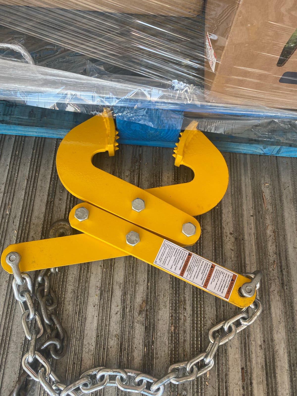 Vestil PAL-LP Steel Low Profile Double Scissor Pallet Puller 2 In. x 16-3/4 In. x 13-3/4 In. 5000 Lb. Capacity Yellow customer photo 1